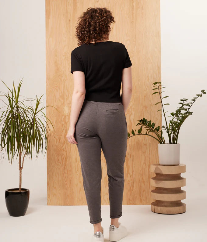 Yumi Tee - Black